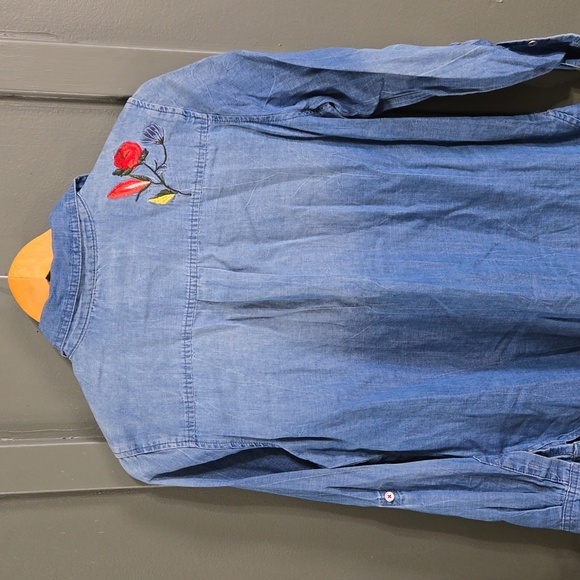 Vintage America V-neck Button-down Embroidered Shirt - Picture 6 of 7